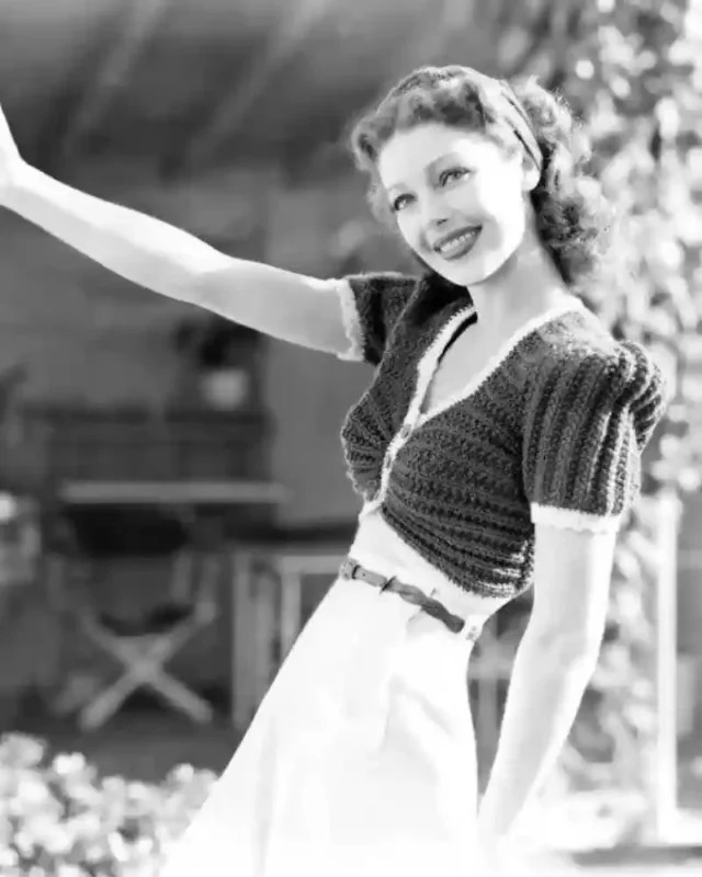 1730893199 209 Loretta Young Measurements bio height weight shoe and bra size.webp