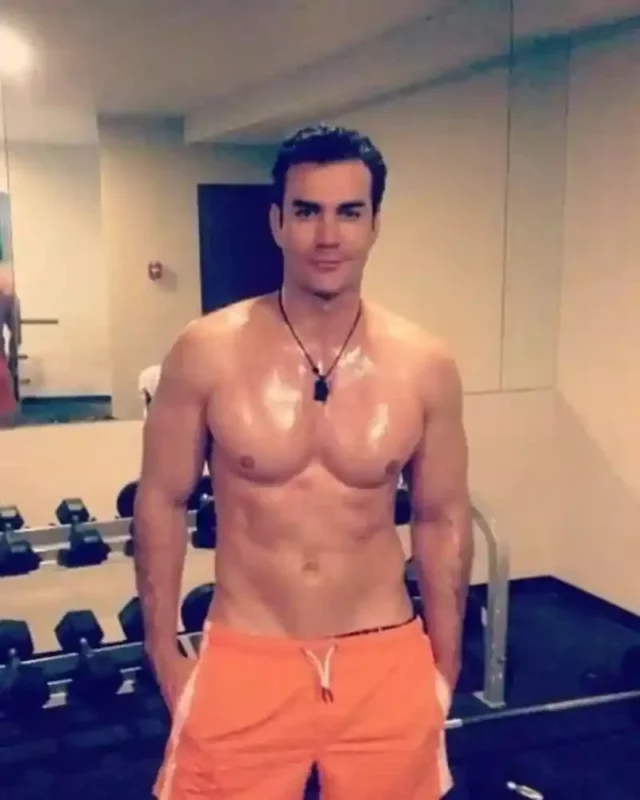 1730993843 992 David Zepeda Measurements bio height weight shoe size.webp