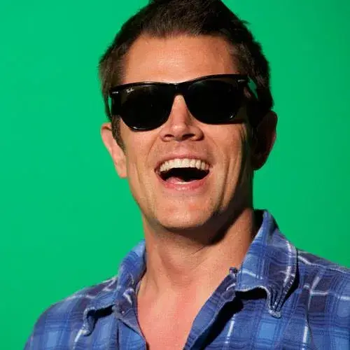 1732093928 980 Johnny Knoxville Measurements Bio Heightweight Shoe Size.webp