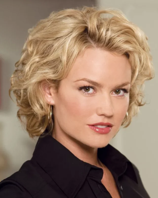 1732094655 883 Kelly Carlson Measurements Bio Height Weight Shoe And Bra Size.webp