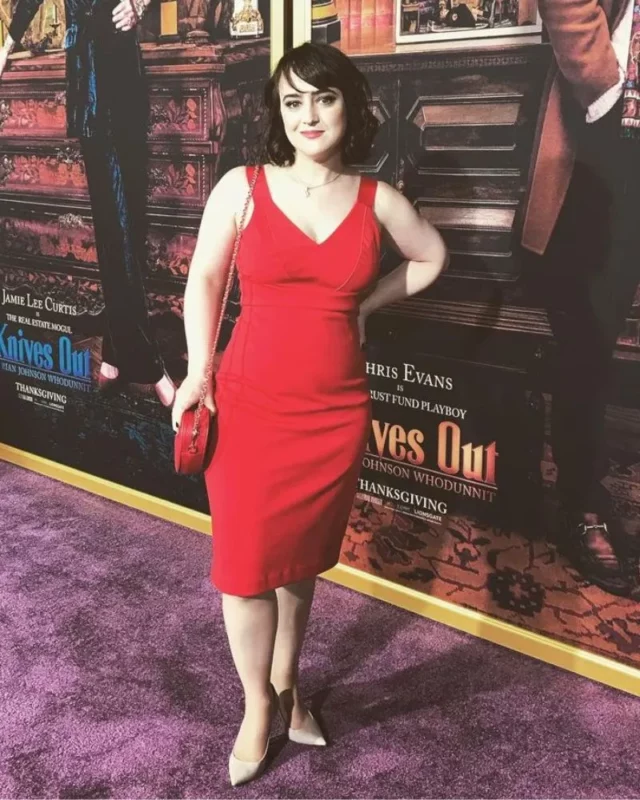 1732096826 0 Mara Wilson Measurements Bio Height Weight Shoe And Bra Size.webp