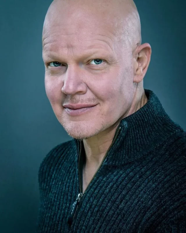 1732098022 165 Derek Mears Measurements Bio Height Weight Shoe Size.webp