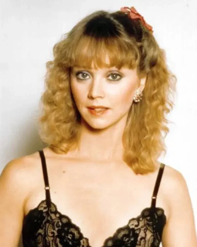 1732917246 432 Shelley Long Measurements bio height weight shoe and bra size.webp