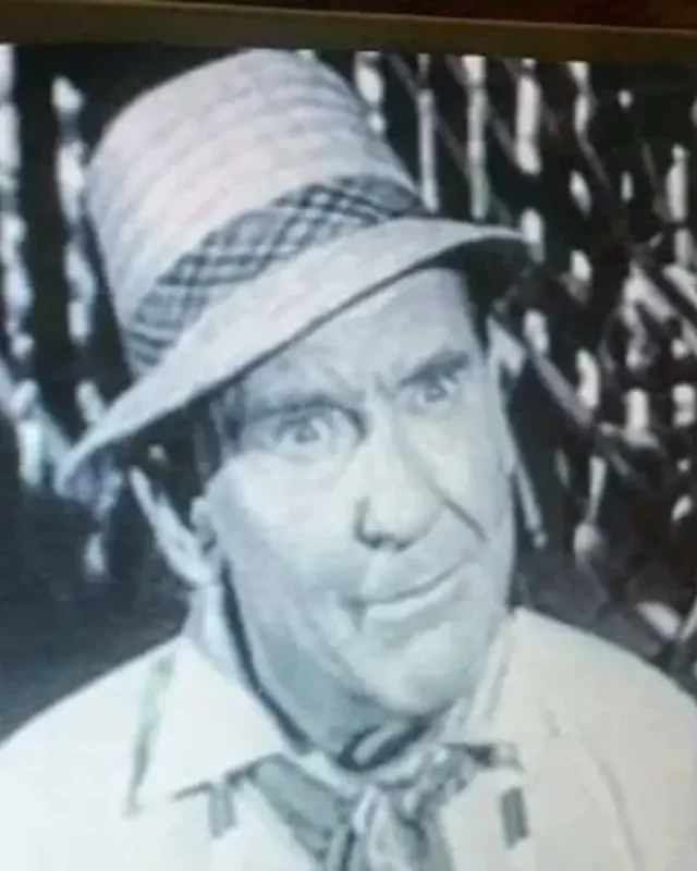 Burgess Meredith Measurements Bio Heightweight Shoe Size.webp