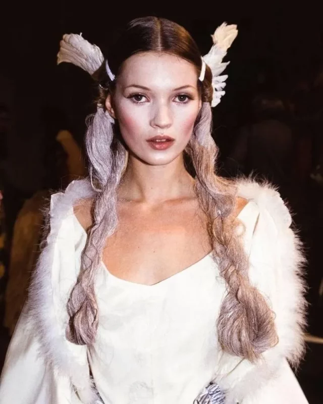 Kate Moss Measurements Bio Height Weight Shoe And Bra Size.webp