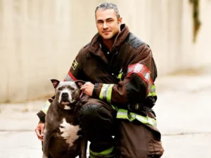 Taylor Kinney 1.Webp